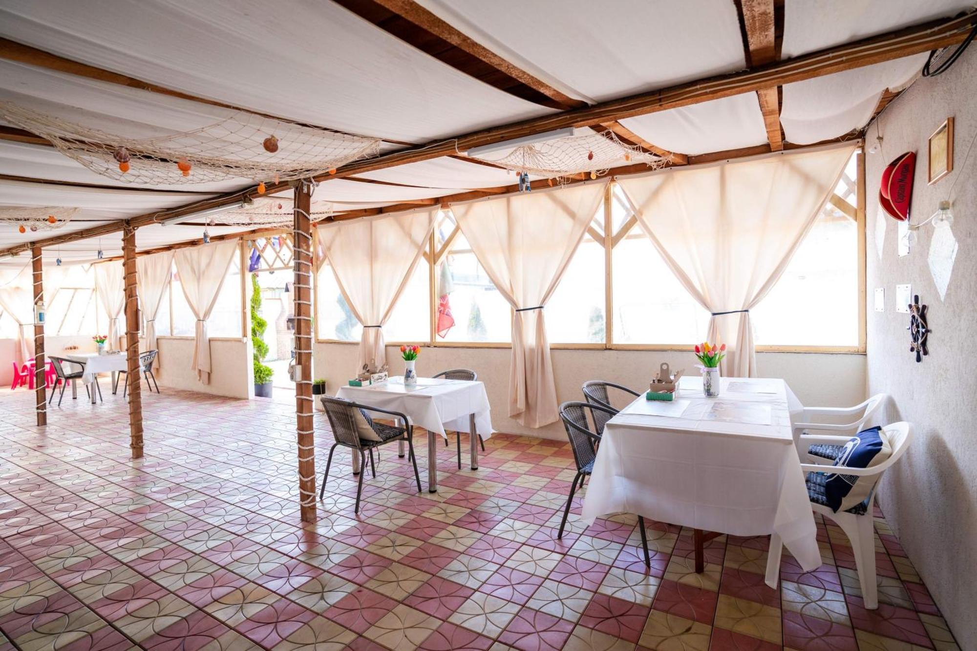 Hotel Casa Irina 2Mai Două Mai Zewnętrze zdjęcie