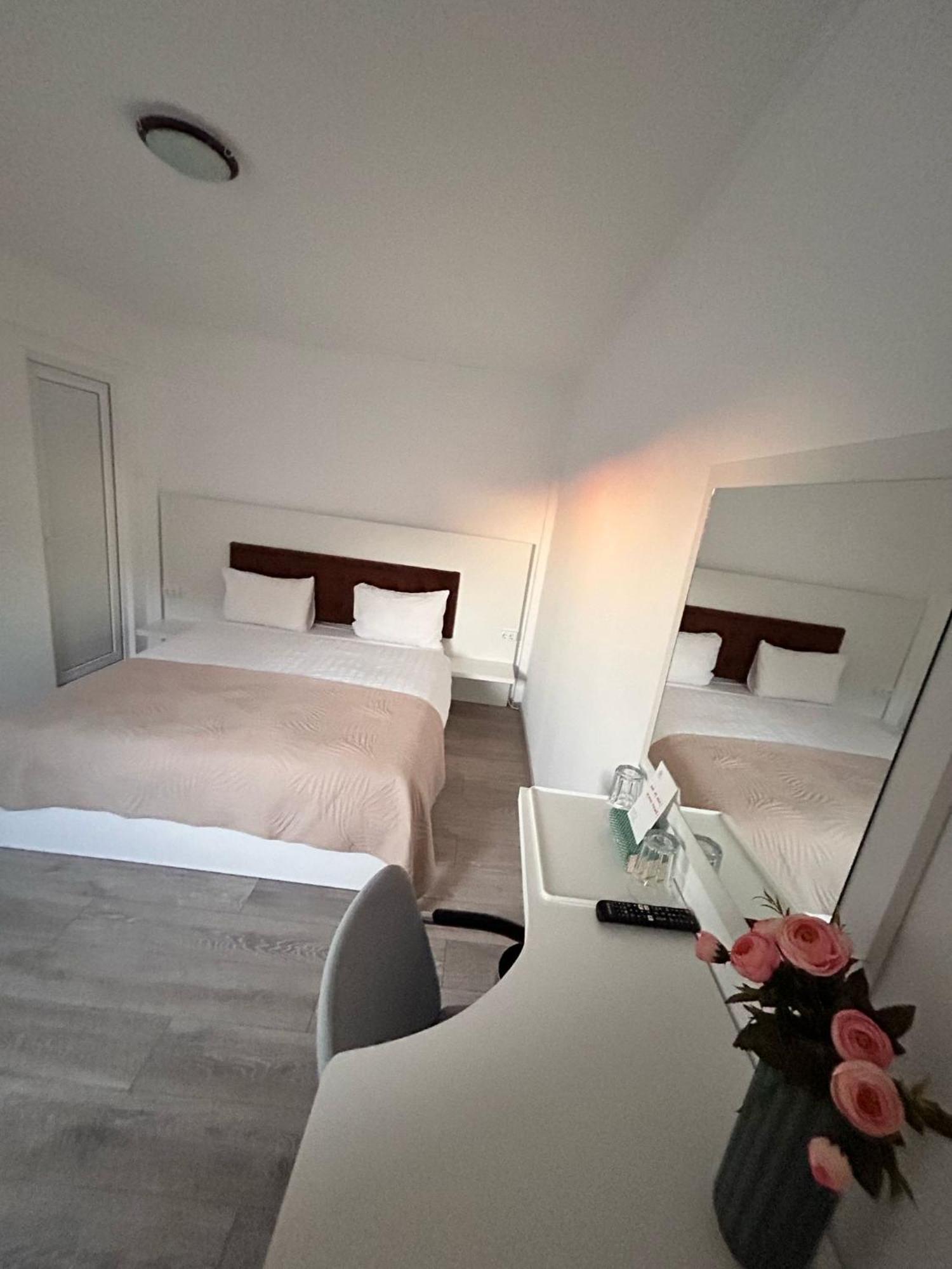 Hotel Casa Irina 2Mai Două Mai Zewnętrze zdjęcie
