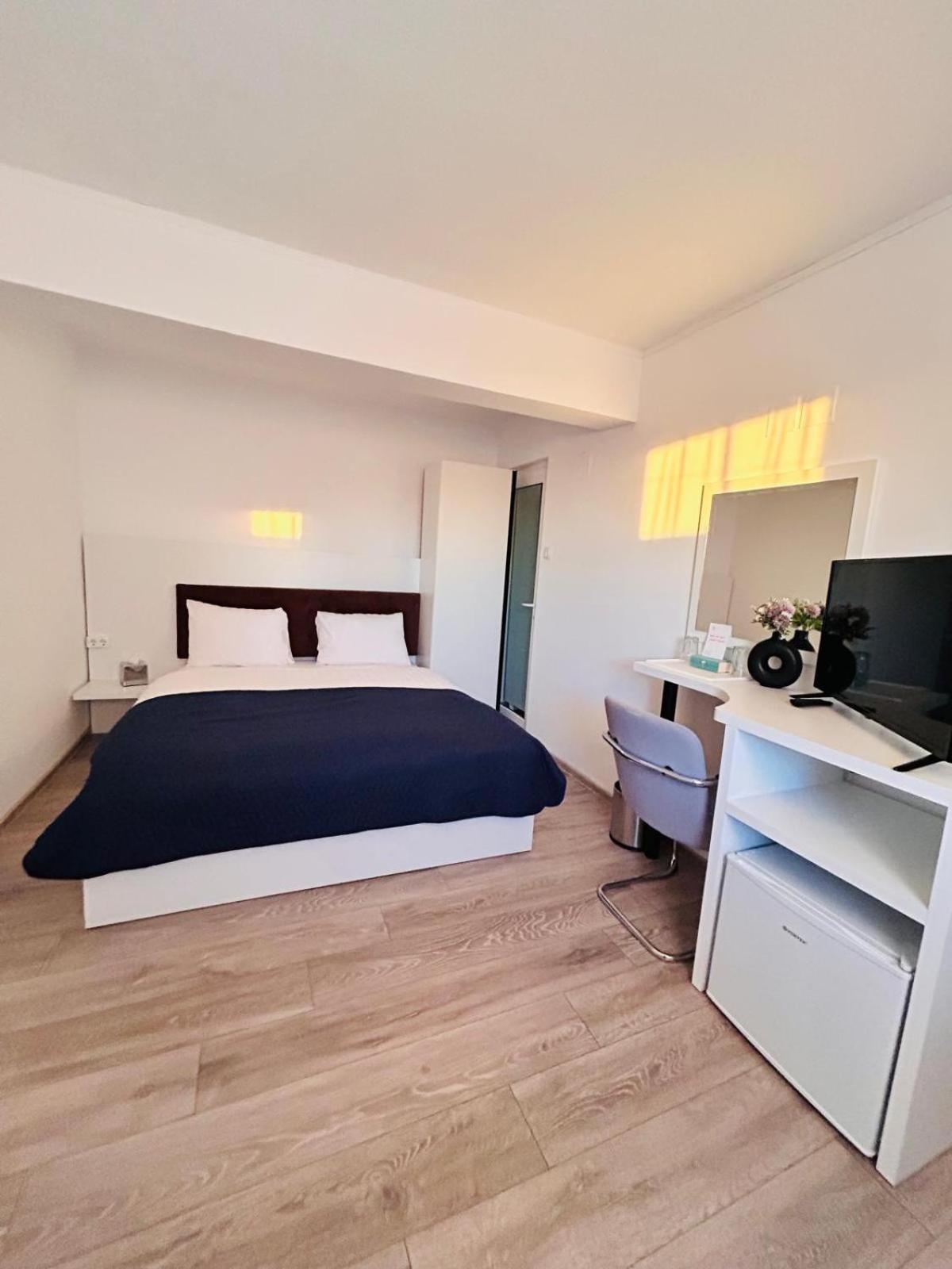Hotel Casa Irina 2Mai Două Mai Zewnętrze zdjęcie